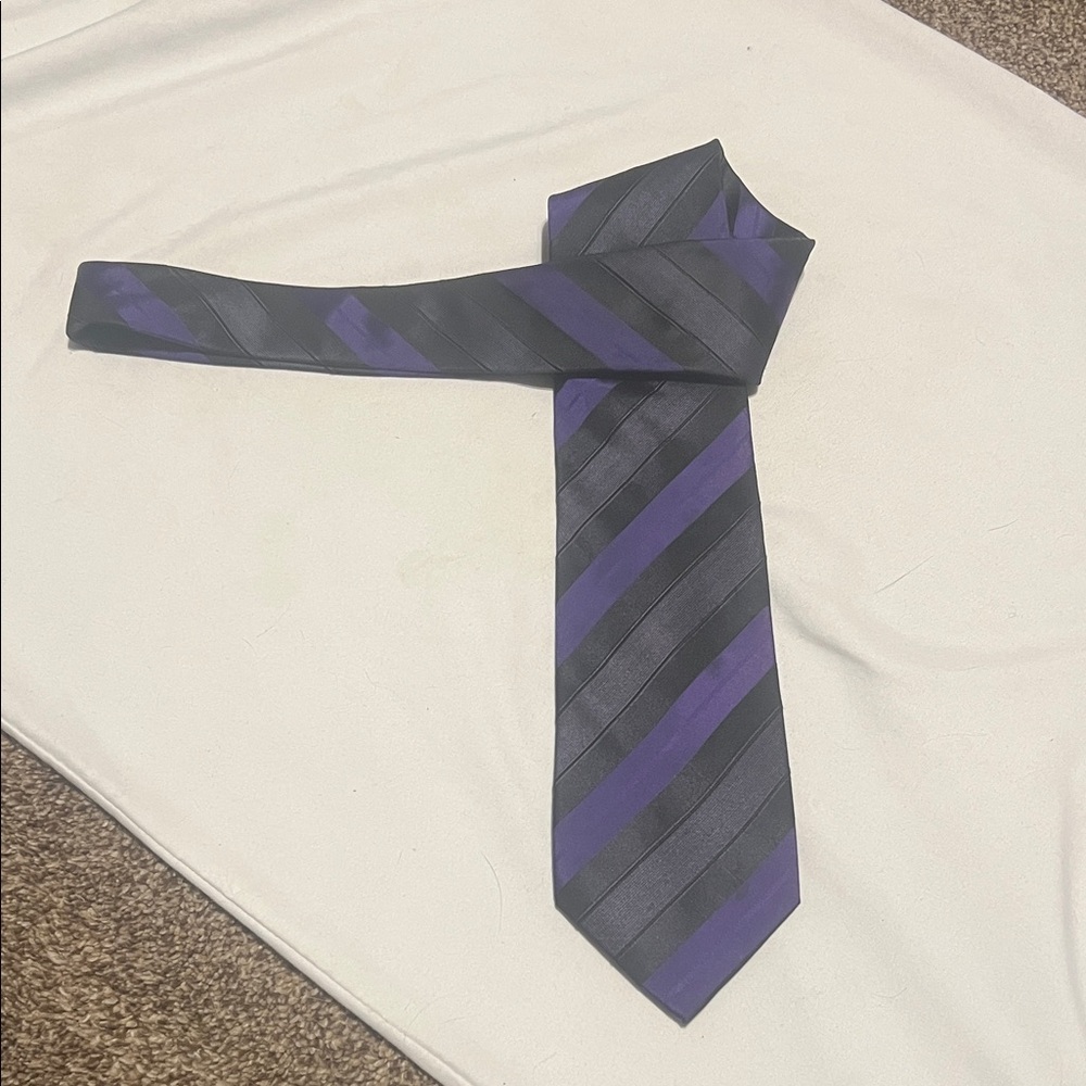Alfani striped tie 100% silk